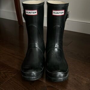 Black Hunter boots. Great condition, worn once